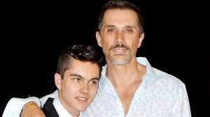 Sergio mayer bretón (ciudad de méxico, 21 de mayo de 1966) es un político, activista, productor y actor mexicano. Despierta America Na Twitteru Feliz Abuelo Joven Sergio Mayer Nos Dio Detalles Del Nacimiento De Su Nieta Mila Https T Co Nbrj7xm6h3