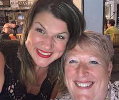 What a great crowd and a great show at Holmfirth. Boston Rag was as good as  I can remember and it carried