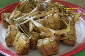 Hidangan orang melayu dikatakan mampu menghangatkan suasana di meja makan. Amie S Little Kitchen Malam Ketupat Amalan Tradisi Masyarakat Melayu Cocos