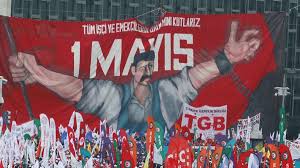 Sergide 1976'dan 2021'e tasarlanan tüm afişler yer alıyor. Disk Ten 1 Mayis Aciklamasi Bakirkoy De Kutlanacak