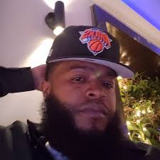 Jadakiss steps into Beanie Sigel's kitchen & shows off his culinary skills!  Watch as the hip-hop legend takes over, bringing his own flavor & fun to  the cooking experience.