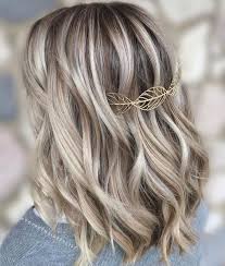 We're also adding highlights around the face, and we're seeing a return to piecey, chunky highlights too, where ribbony pops of blonde are placed throughout the hair, he adds. Blonde Hair Chunky Blonde Highlights On Blonde Hair