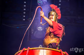 Wir hatten keine querung im sinn. Alligatoah Beschert Dusseldorfer Fans Himmelfahrtskommando Nachschlag Stagr Festivals Konzerte News