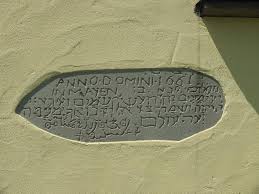Incription In Several Languages On The Earlier House Of Nicolaus Schmidt Ausflug Ausflugsziele Gelehrte