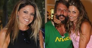 Παιχνίδια με την κόρη της στη θάλασσα (pics). Katerina Laspa H Mikrh Ths Korh Megalwse Kai Ektos Apo Thn Omorfia Phre Kai Thn Tsaxpinia Ths