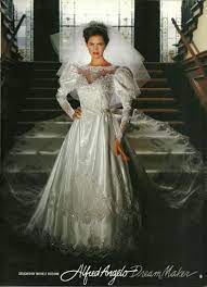 Schwarzwaldfahrt aus liebeskummer ist ein deutscher spielfilm von werner jacobs aus dem jahr 1974. Alfred Angelo Dream Maker Spring Of 1992 Found In A Magazine Vintage Hochzeitskleid Prachtiges Brautkleid Kleid Hochzeit