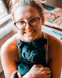 Sadie Putnam's Instagram, Twitter & Facebook