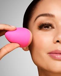 Tag a friend that isn't currently wetting their blender before. Beautyblender Original Makeup Sponge 17 Beauty Blender Original Beauty Blender Makeup Sponge