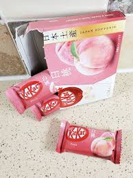 Review Japanese Kitkat White Peach From Nestle Eat Explore Etc Japanese Kit Kat Flavors Kit Kat Flavors Japanese Kit Kat