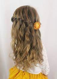 هذه التسريحة الجميلة تبرز انسياب شعر صغيرتك بشكل طبيعي Birthday Hairstyles Hair Styles Long Hair Girl