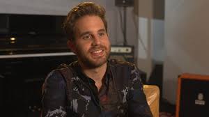 The talented singer and actor performed his. Ben Platt Talks New Album The Politician On Netflix And Acting With Gwyneth Paltrow Exclusive Entertainment Tonight