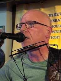 Old broadsheet articles about performers