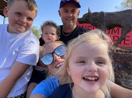 Simone Mann (@sim_liz)