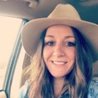 Amanda Clouse's Instagram, Twitter & Facebook