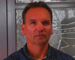 00270 VAHS Annual Report 15-16.indd