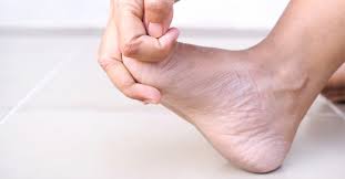 تشنج أصابع القدم دليلك الشامل ويب طب
