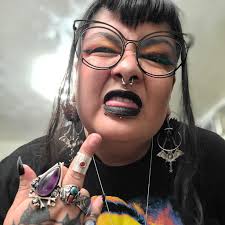 Nail tech for sculpted nails and nail art?