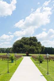 Katie Michael S Barn Wedding In Kiln Mississippi Uninvented Colors Photography Outdoor Wedding Venues Rustic Barn Wedding Barn Wedding