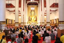 การเวียนเทียน คือการเดินเวียนรอบปูชนียสถานสำคัญ เช่น อุโบสถวิหาร หรือพระพุทธรูปเพื่อระลึกถึงคุณของพระรัตนตรัยในวันสำคัญ โดยใช้เทียนธูป. à¸ž à¸—à¸˜à¸¨à¸²à¸ªà¸™ à¸à¸Šà¸™à¸Šà¸²à¸§à¹€à¸Š à¸¢à¸‡à¹ƒà¸«à¸¡ à¸£ à¸§à¸¡à¹€à¸§ à¸¢à¸™à¹€à¸— à¸¢à¸™ à¹€à¸™ à¸­à¸‡à¹ƒà¸™à¸§ à¸™à¸­à¸²à¸ªà¸²à¸¬à¸«à¸š à¸Šà¸²à¹à¸¥à¸°à¸§ à¸™à¹€à¸‚ à¸²à¸žà¸£à¸£à¸©à¸² à¸›à¸£à¸°à¸ˆà¸³à¸› 2561 Ichiangmaipr Com