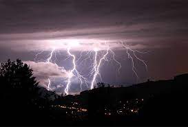 In den abendstunden greifen von der schweiz und ostfrankreich größere gewitterherde auf deutschland über. Gewitter Beenden Hitzewelle Schweizer Bauer
