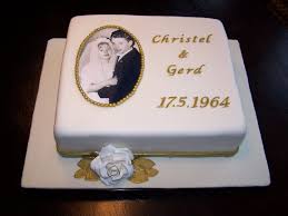 Gold ist eines der edelsten metalle. Fondanttorte Zur Goldenen Hochzeit Mit Essbarem Foto Fondant Cake 50th Wedding Anniversary Torte Zur Goldenen Hochzeit Goldene Hochzeit Hochzeit Rezepte