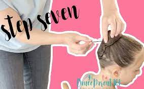 Click inside for our guide to pulling off a stylish bun with short hair once and for all! How To Do A Ballet Bun On Short Hair Video And Photo Instructions
