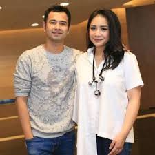 Iklan lowongan pekerjaan asisten influencer itu sendiri sudah disukai lebih dari 11,9 ribu kali di twitter dan mendapat lebih dari 3,4 ribu retweet serta komentar. Bayaran Para Asisten 4 Artis Ini Bikin Melongo Dream Co Id Line Today