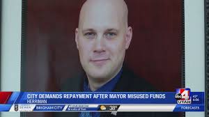 Shawn Hullinger's Instagram, Twitter & Facebook