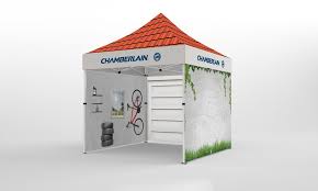 Faltpavillon 4x4m Chamberlain Der Hersteller Von Garagentorantrieben Hat Sein Zelt Wie Eine Garage Aussehen Lassen Schone Idee M Faltpavillon Pavillon Zelten