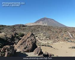 We will visit the volcanic rock formations of los roques and be enchanted by the majestic view of the pico del teide. Vulkan Teneriffa Pico Del Teide Vulkanlandschaft Lizenzfreies Bild Lqt Fxm Shotshop Bildagentur