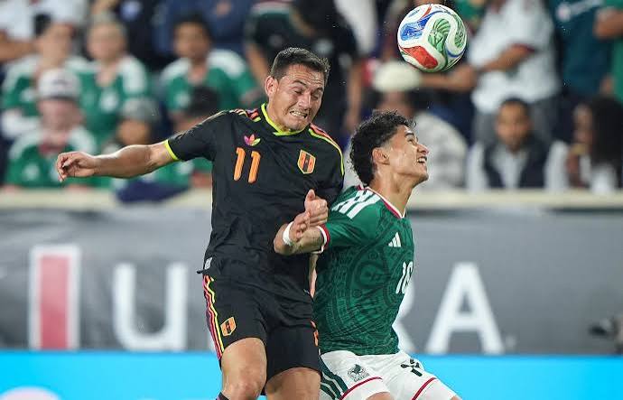 M&eacute;xico reage no segundo tempo e empata com o Peru em amistoso