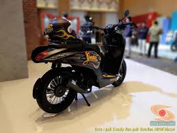 Modifikasi honda genio biar terlihat menjelma jadi cafe racer yang kece ternyata enggak terlalu rumit kok. Modifikasi Motor Genio Arena Modifikasi