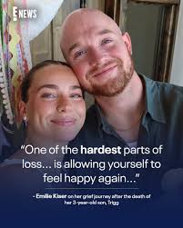 Stephen Colbert and Evelyn McGee Colbert are making the #Emmys their date  night. 🥹