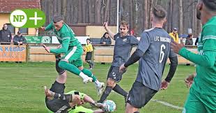 Zum Abschied die Klasse halten: Stürmer Patrick Heldt (44) lässt in Heeßel  nicht locker