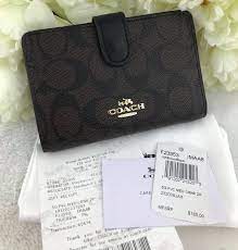 There's a gift now option which allows the gift receiver to open a virtual gift online and allows them to pick a. Coach W Gift Receipt Women S Fashion Bags Wallets Wallets Card Holders On Carousell