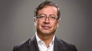 Politician of the political independent movement progresistas (progressives) and the current mayor of bogotá. Soy Inocente Gustavo Petro Sobre El Petrovideo