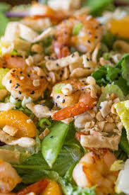 That Spicy Peanut Dressing Is Everything And I Love The Addition Of Snow Peas Peanuts Mandarin Oranges And Crispy Wonton Strips Salade