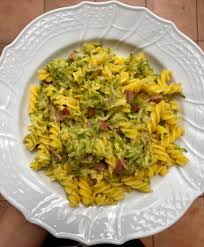 E' stata mia sorella a suggerirmi questa ricetta. Pasta Con Zucchine E Speck La Giuggiola Gluten Free