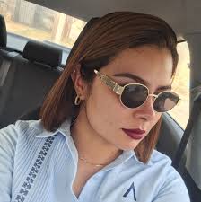 Cuando estás en la iglesia y quieres impresionar a la hermana que te gusta