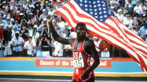 Frederick carlton lewis is an american former track and field athlete who won nine olympic gold medals, one olympic silver medal, and 10 wor. Kein Tag Wie Jeder Andere Pfiffe Fur Superstar Carl Lewis Bei Olympia Eurosport