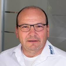 25 Jahre Mitglied beim MAS Der Präsident Peter Stolle dankt Dr. Josef…