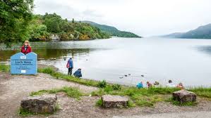 Loch ness as seen from the southern end of urquhart castle on a suitably blustery day. Loch Ness Schottisches Hochland Tickets Eintrittskarten