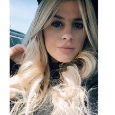 Amanda Vitale's Instagram, Twitter & Facebook