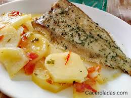 Y la palabra chupín que recuerda a chupetín y a chupón. Gallo Al Horno Con Guarnicion De Patatas Caceroladas