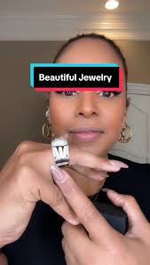 Jonne Amaya Posey Ring