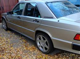 Epidemiolog francez de origine romana: Acest Mercedes 190 Se Vinde Complet Restaurat Si Cu Un Motor Cosworth Sub Capota Carakoom Com