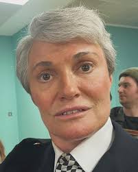 Julie Spry's Instagram, Twitter & Facebook