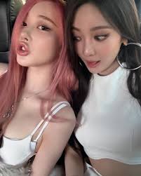 Bok Gyu Hyun understood about the assignment well…👀 He said the character  in Ja Yeon's 19+ novel do a whole lot of things in the office. And he did  it too.🤣🫣😂