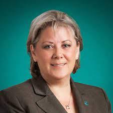 Elaine Petit's Instagram, Twitter & Facebook