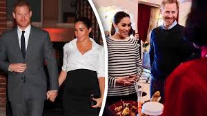 Meghan markle disebut bukan orang pemalu untuk memamerkan lekuk tubuhnya karena ia sering salah satunya rumor tentang meghan markle tengah hamil anak pertamanya dengan pangeran harry. Meghan Markle Hamil Tua Perlakuannya Pada Pangeran Harry Ini Jadi Sorotan Ada Asumsi Yang Salah Tribunstyle Com